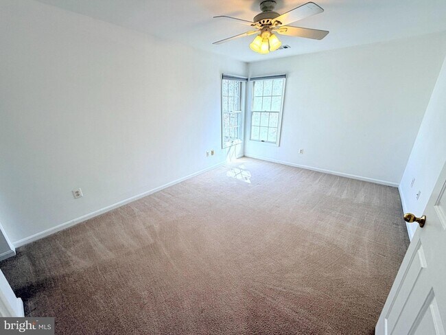 Building Photo - 43549 Coal Bed Ct