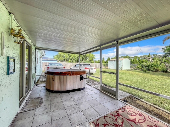 Building Photo - 2887 SW Ann Arbor Rd