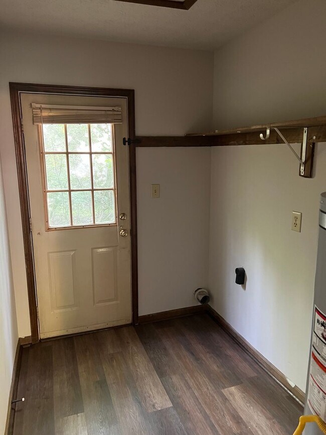 Building Photo - East Athens Duplex For Rent!