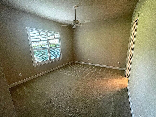Building Photo - Beautiful 3 Bedroom 3 Bathroom home in Pla...