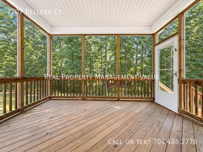 Building Photo - 7207 Bellera Ct