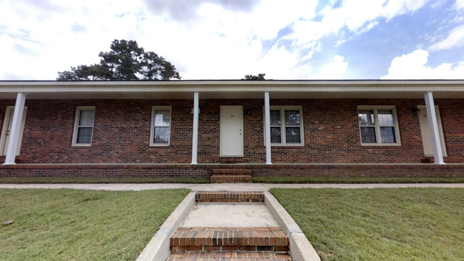 Primary Photo - 369 Crabapple Cir
