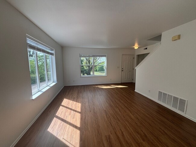 Building Photo - Available Now! Charming Home Across from Judkins Park