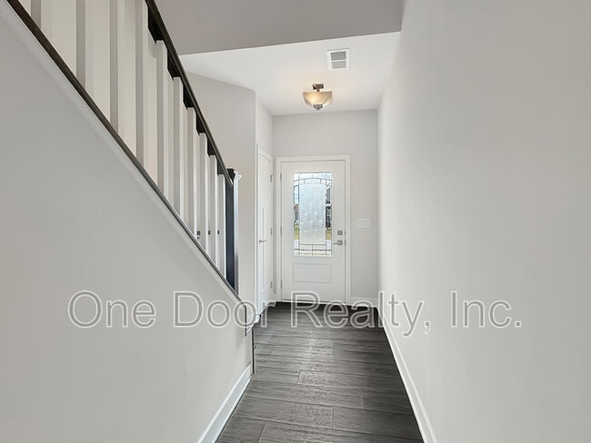 Building Photo - 105 Ironsmith Wy