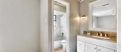 Building Photo - 1008 Wake Dr