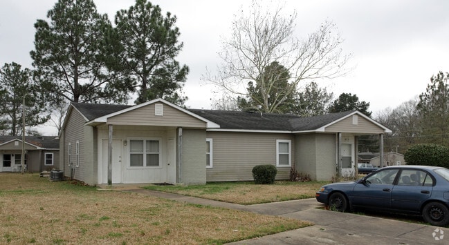 Building Photo - Lulu B Covington Apartments