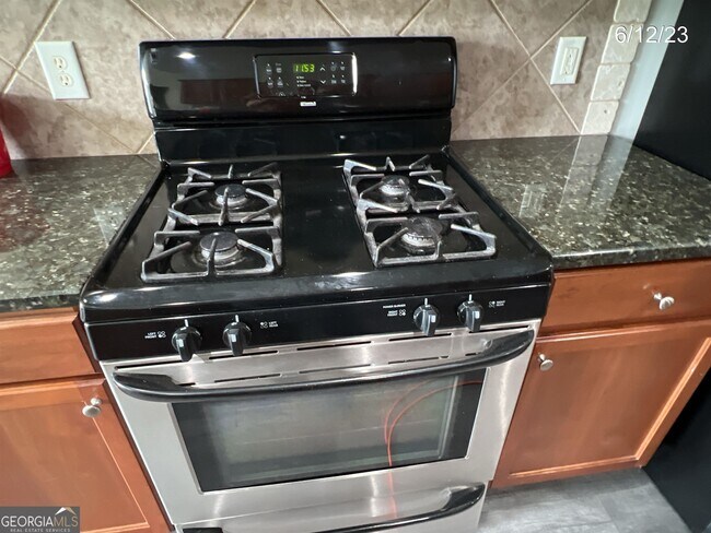 Building Photo - 80 Drew Cir