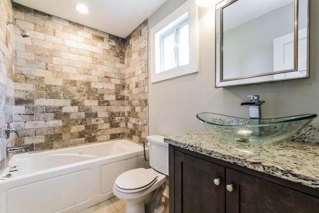 Building Photo - 1272 Oakland Terrace SW