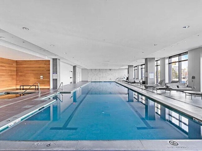 Building Photo - 2 Shore Ln