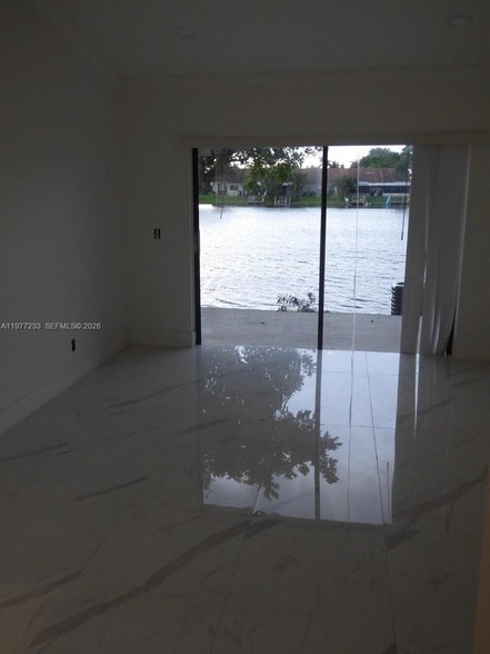 Building Photo - 5643 N Park Rd