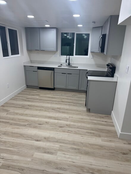 Building Photo - 2171 W Kirkham Way