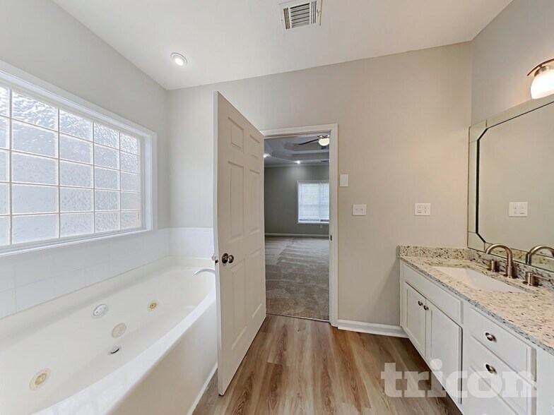 Building Photo - 295 Wisteria Blvd