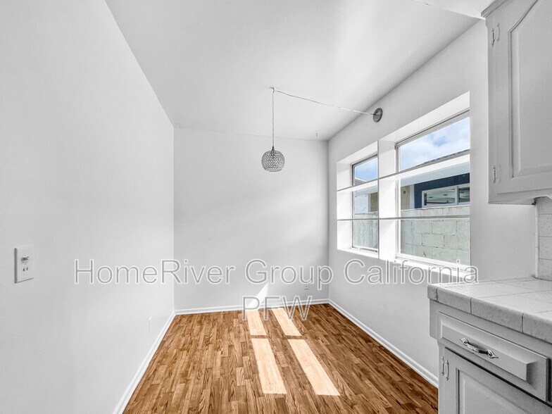 Building Photo - 5060 Sealane Way