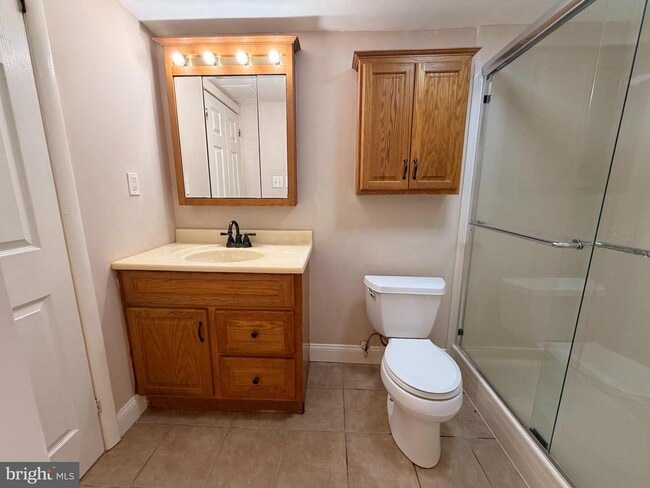 Building Photo - 1307 Valley Dr