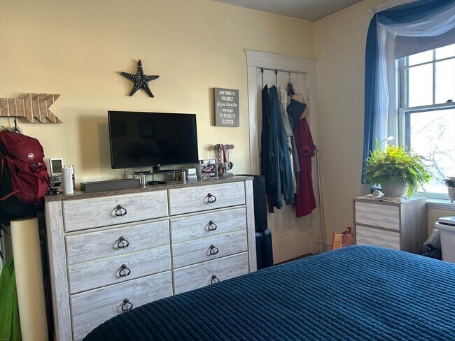 Building Photo - 2039 Commonwealth Ave