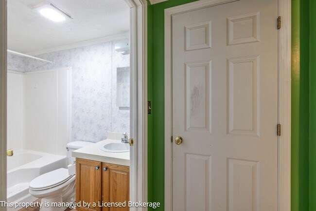 Building Photo - 40915 Deer Haven Dr