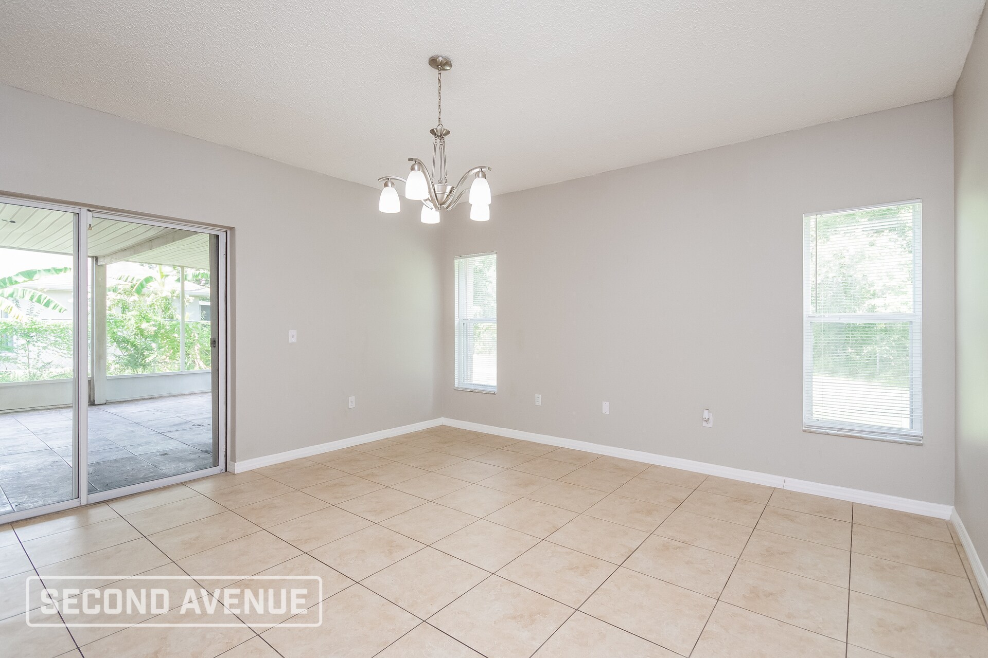 Building Photo - 623 Cotulla Dr