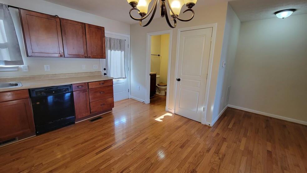 Building Photo - 1252 Frost Pl