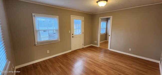 Building Photo - 208 Colonial Dr