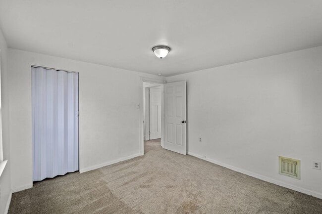 Building Photo - Stunning 2 bedroom home in North Braddock ...