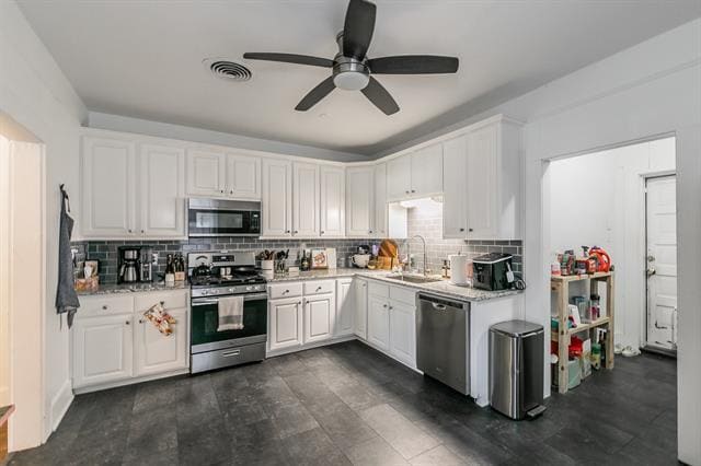 Building Photo - 2100 5th Ave