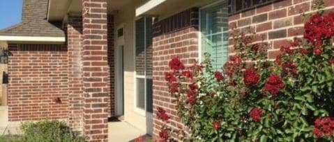 Building Photo - 208 E Jade Dr