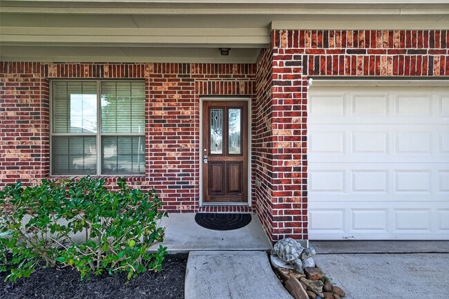 Building Photo - 1403 S Maple Dr