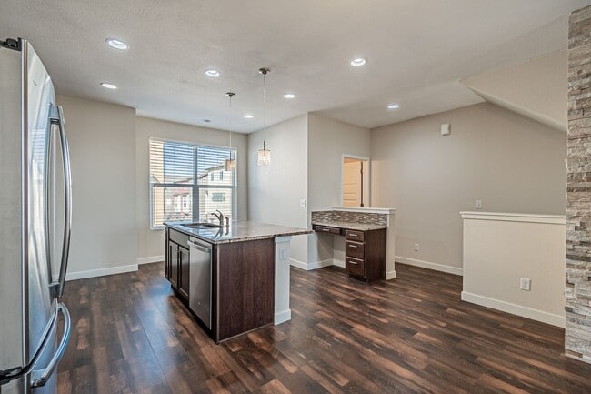 Building Photo - Modern 2BD, 2.5BA Broomfield Townhome with...