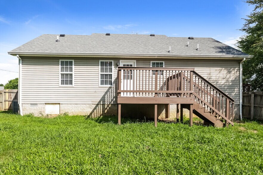 Building Photo - 1201 Welsh Dr