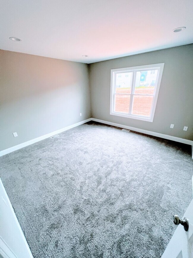 Building Photo - 3 Bedroom Townhome in Campbell County