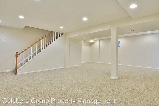 Building Photo - 4 br, 4.5 bath House - 10121 Donegal Court
