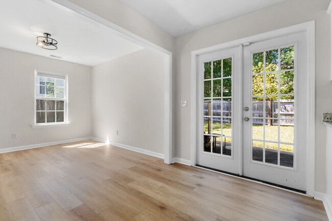 Building Photo - 109 Summer Vale Dr