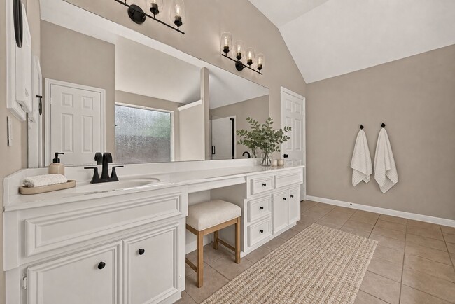 Building Photo - 1527 Lake Pauline Ct