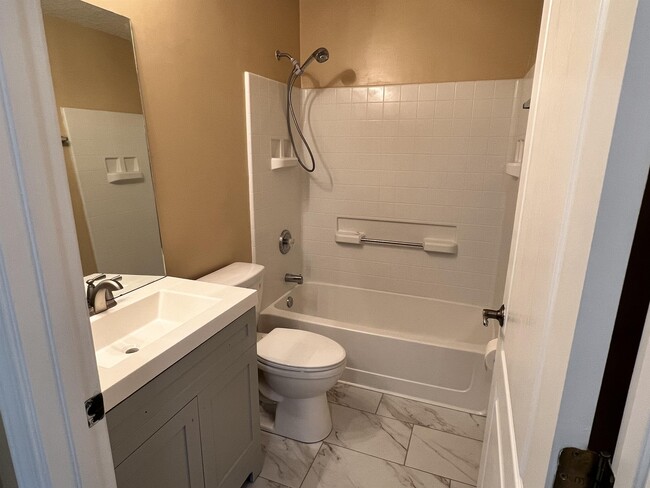 Building Photo - 4078 Pebble Brooke Circle South