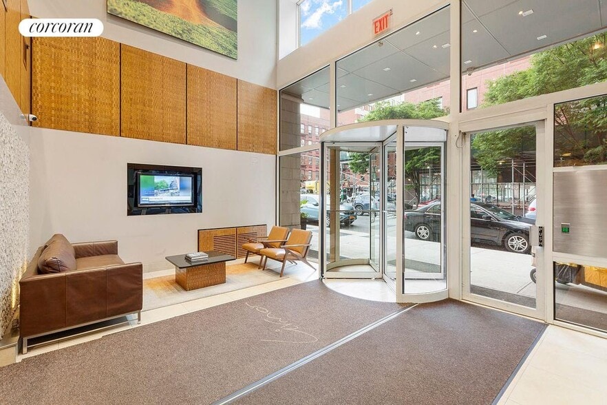 Building Photo - 301 W 115th St