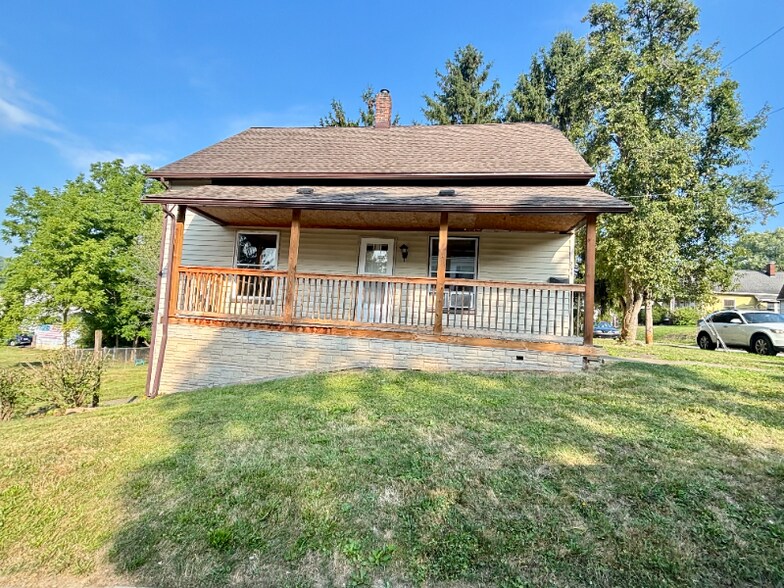 Building Photo - 254 Watson St