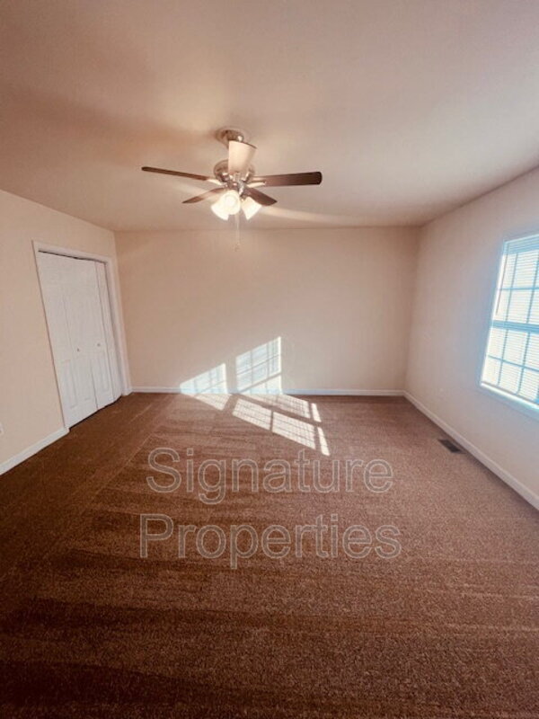 Building Photo - 555 Fairfax Ave