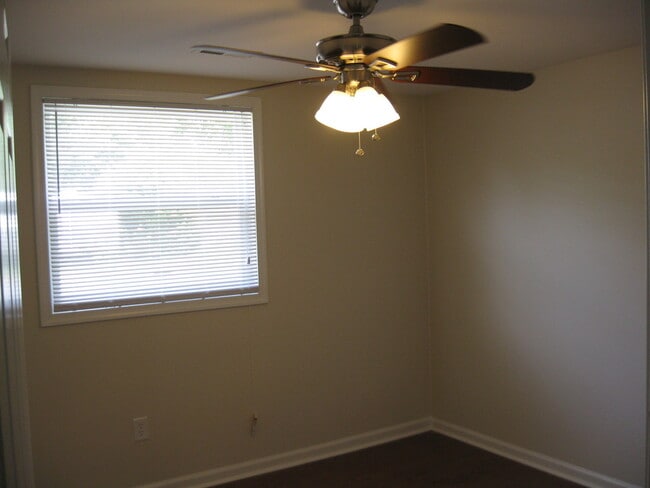 Building Photo - Lovely 3 BR single family home in Hampton