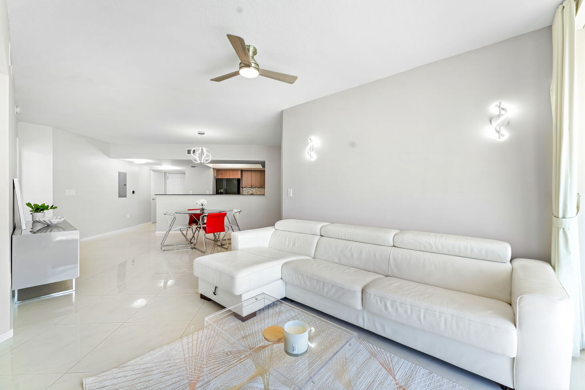 Building Photo - 16699 Collins Ave