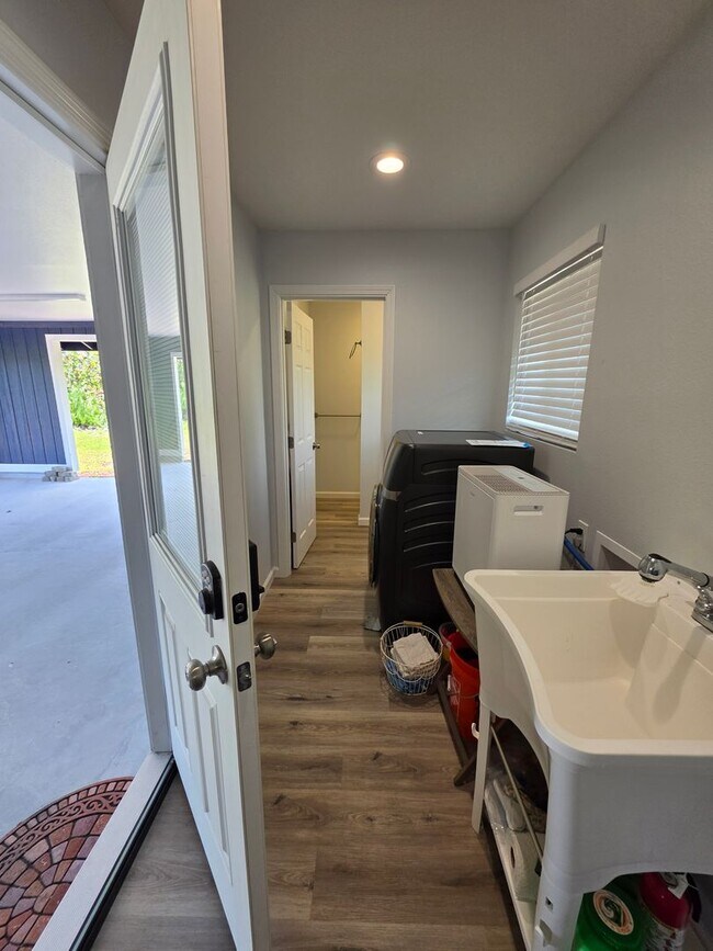 Building Photo - Available August 1 | Fully Furnished 3BD/3BA Home in HPP (Hawaiian Paradise Park)