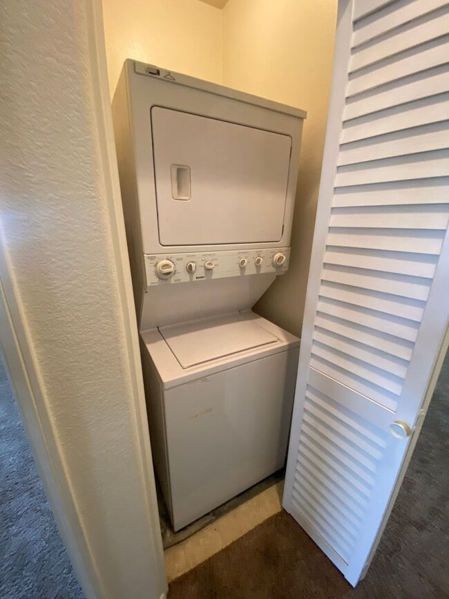 Building Photo - Beautiful 2 Bedroom 2 Bath Condo in the heart of Rancho San Diego!