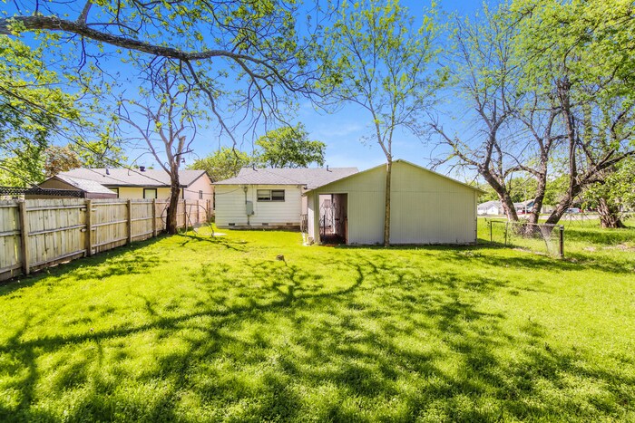 Building Photo - 2628 S Marsalis Ave