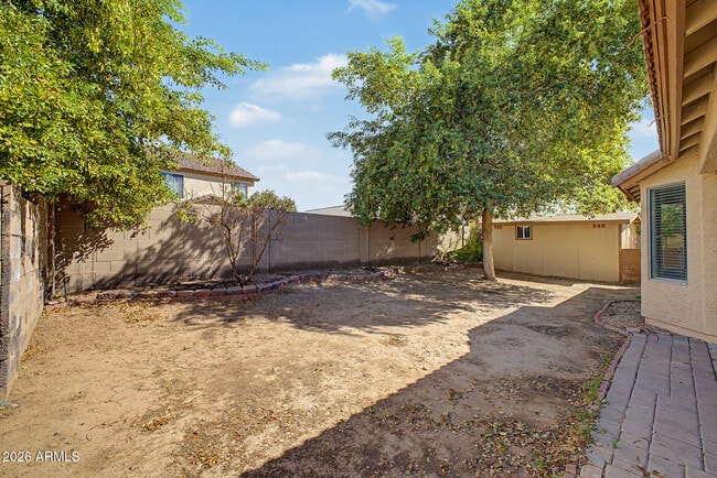 Building Photo - 9631 W Kirby Ave