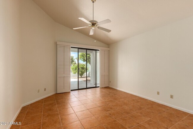 Building Photo - 4734 N Brookview Terrace