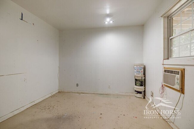 Building Photo - 501 Spratlin Dr