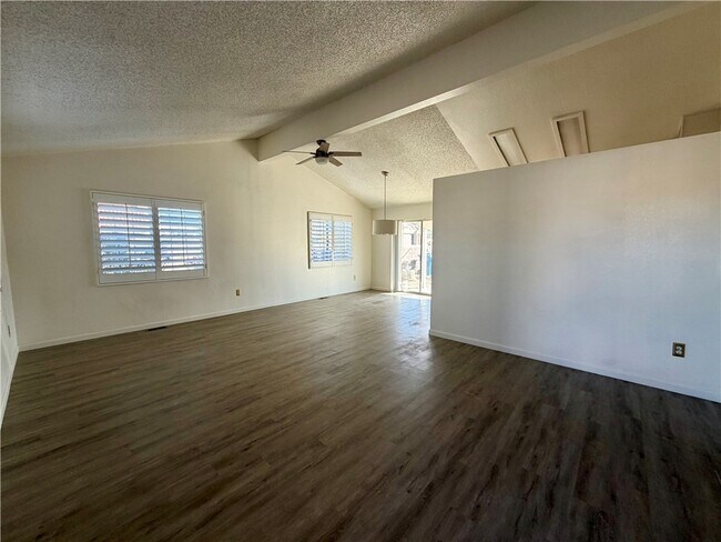 Building Photo - 1660 Kyle Ave