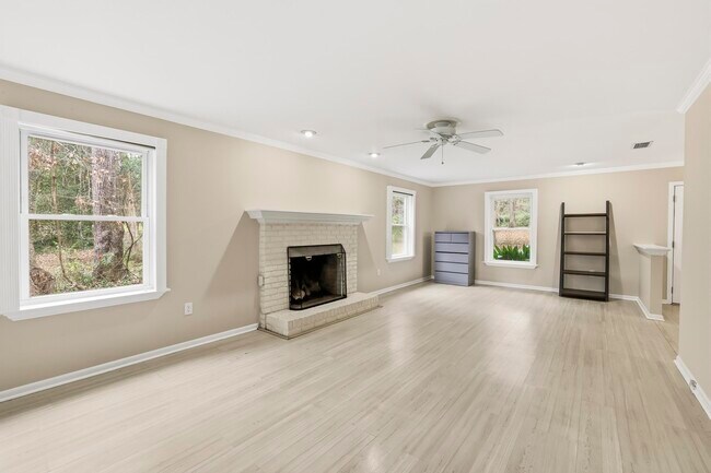 Building Photo - 7585 Skipper Ln