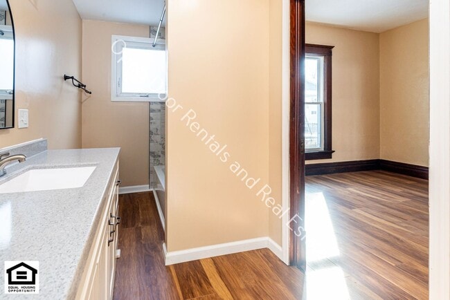 Building Photo - 4 bedroom home now available!