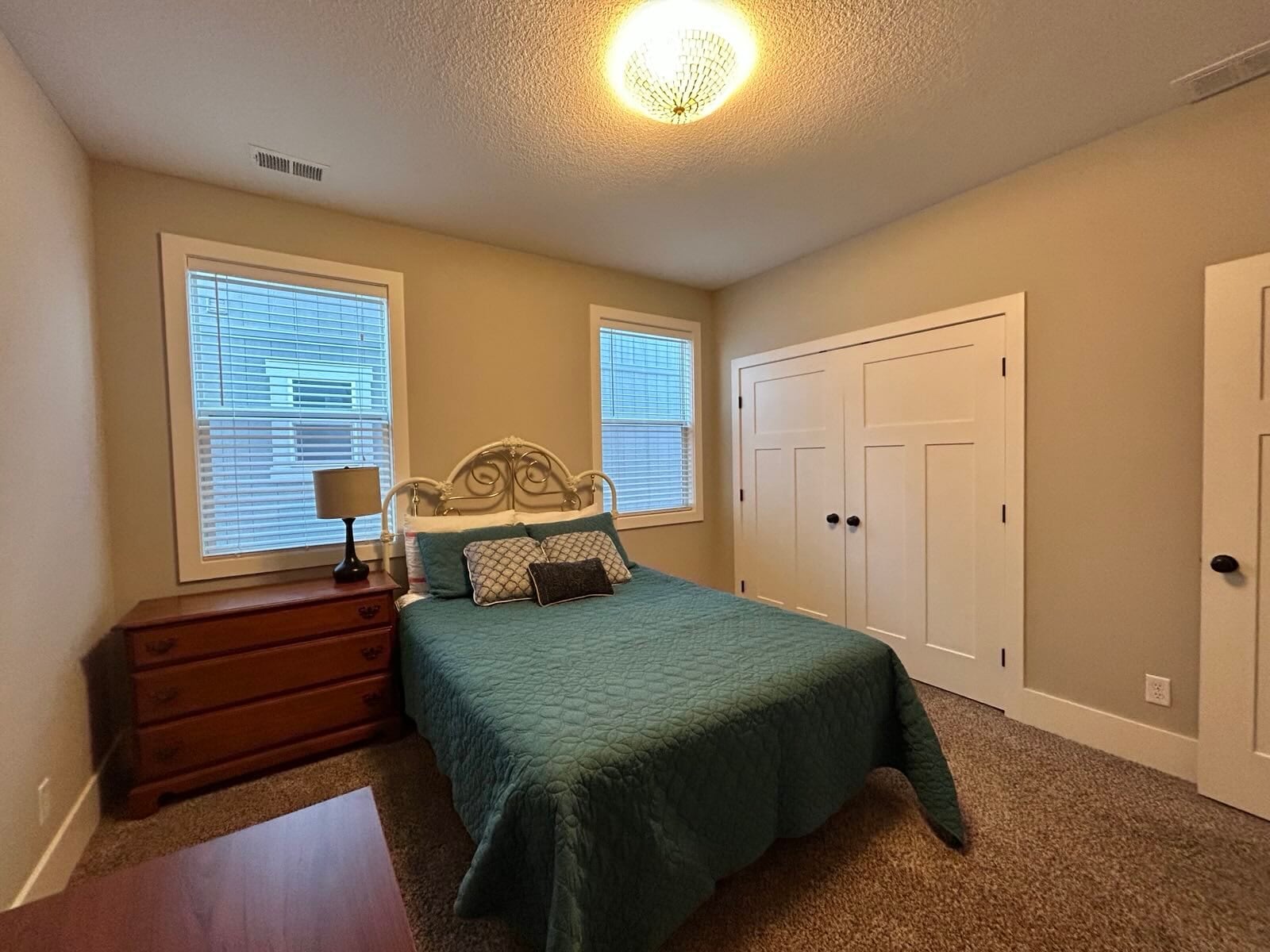 Second bedroom with oversized closet - 405 E 32nd Ave
