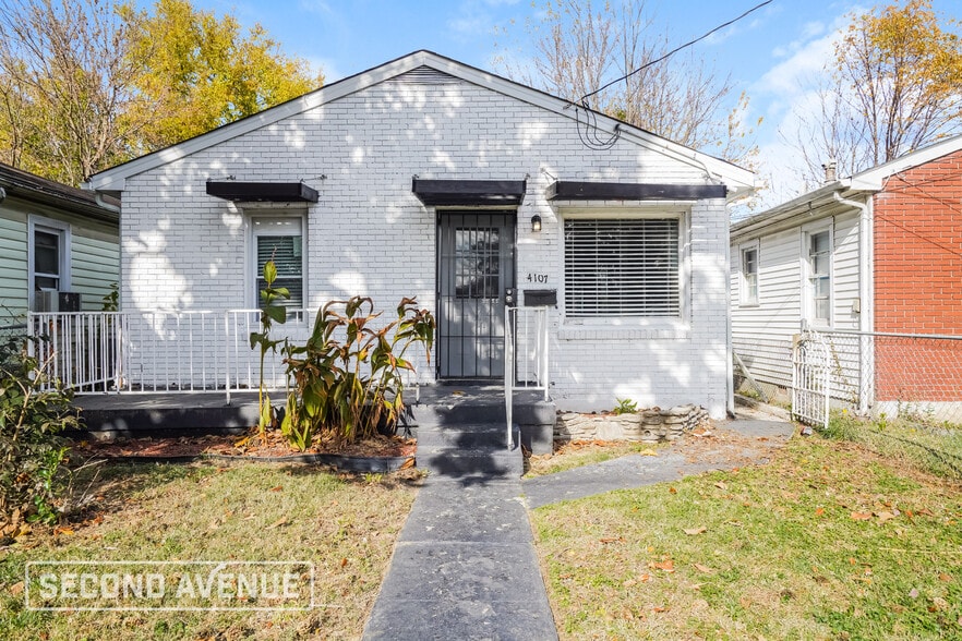 Primary Photo - 4107 Grand Ave